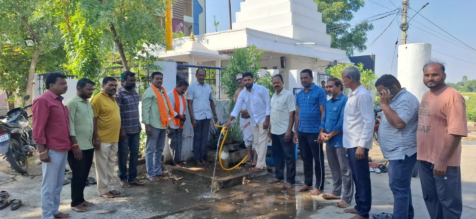 బొమ్మకల్ రామాలయం వద్ద బోర్ మోటార్ ఏర్పాటు
