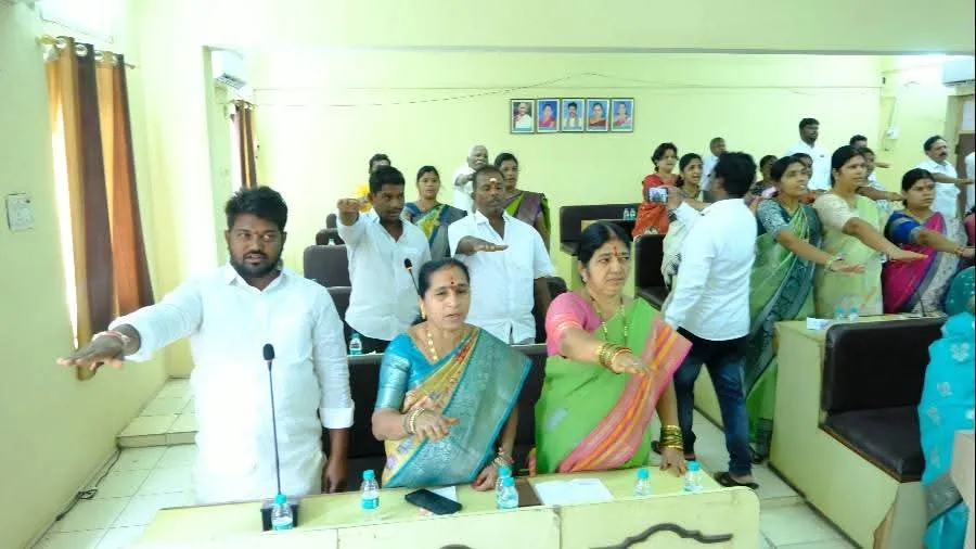 మున్సిపల్ కౌన్సిల్ సమావేశంలో 21 అంశాలకు ఆమోదం.