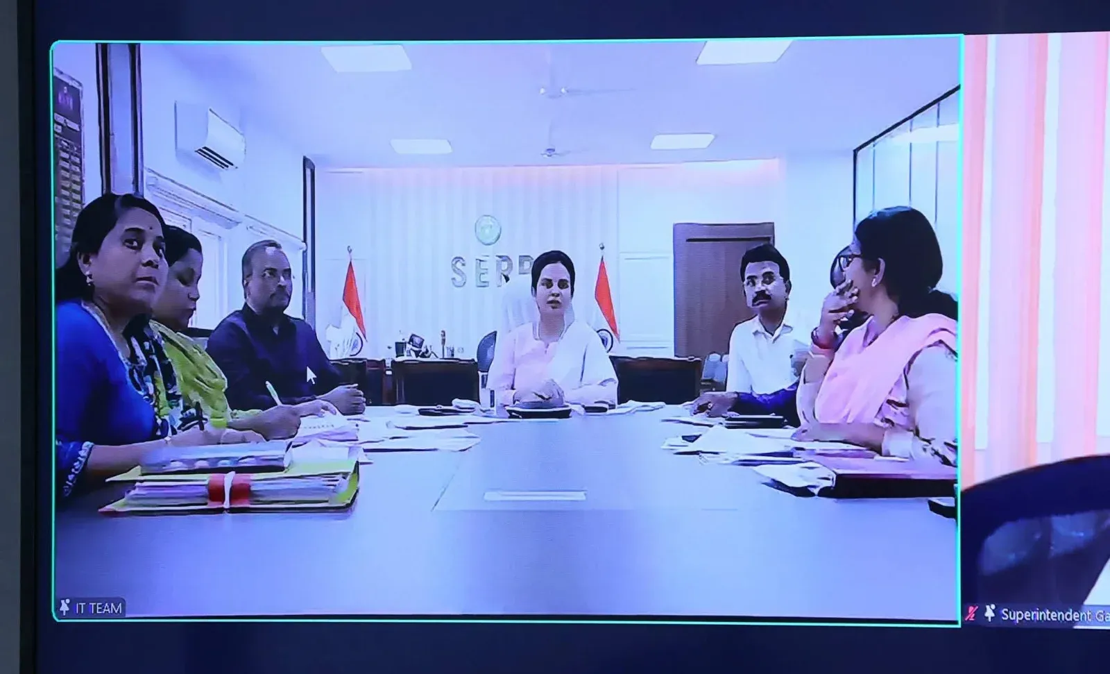 యూడీఐడీ దరఖాస్తులను పెండింగ్ ఉండవద్దు
సెర్ప్ సీఈఓ దివ్య దేవరాజన్