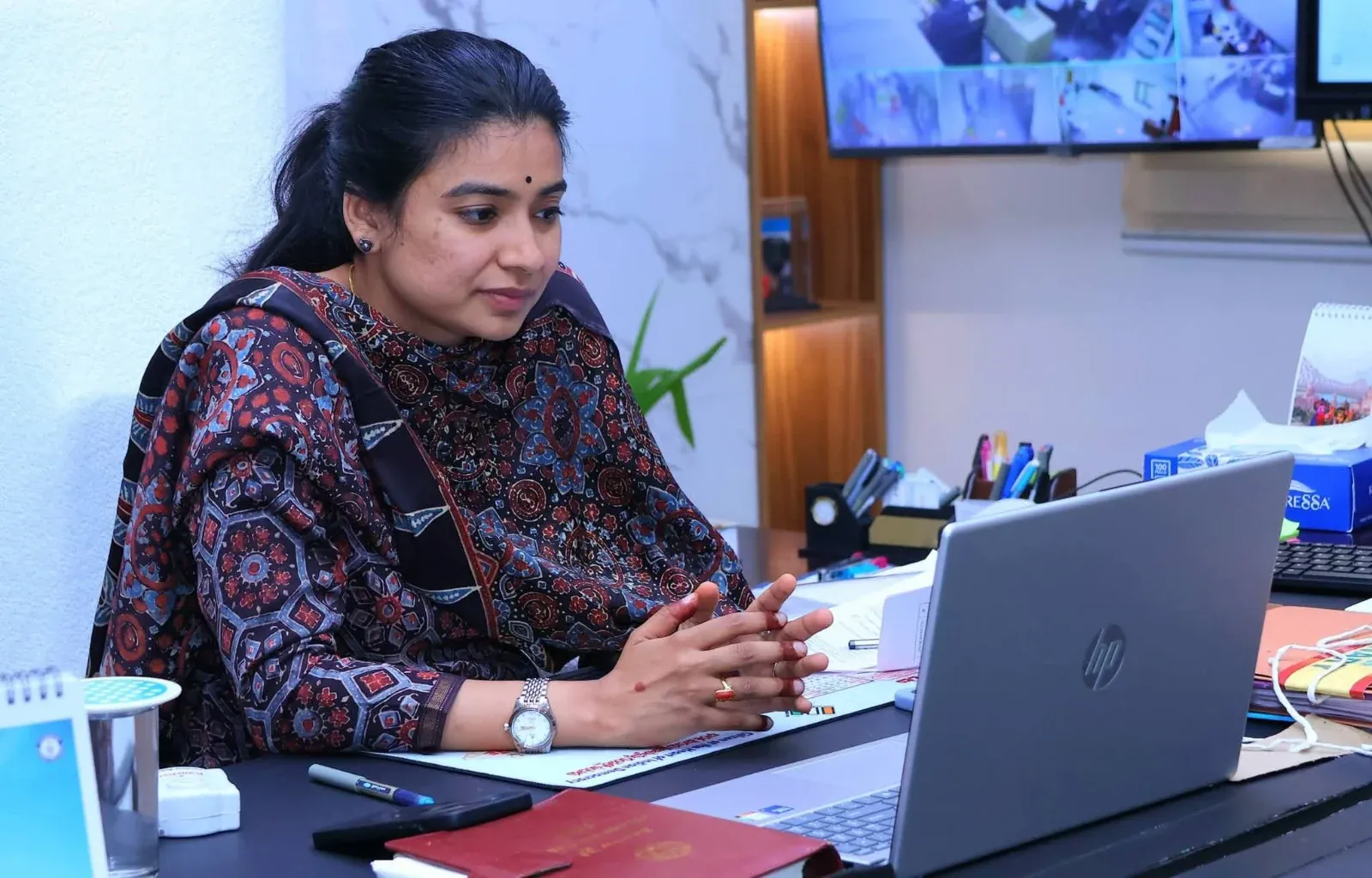 యూడీఐడీ దరఖాస్తులను పెండింగ్ ఉండవద్దు
సెర్ప్ సీఈఓ దివ్య దేవరాజన్