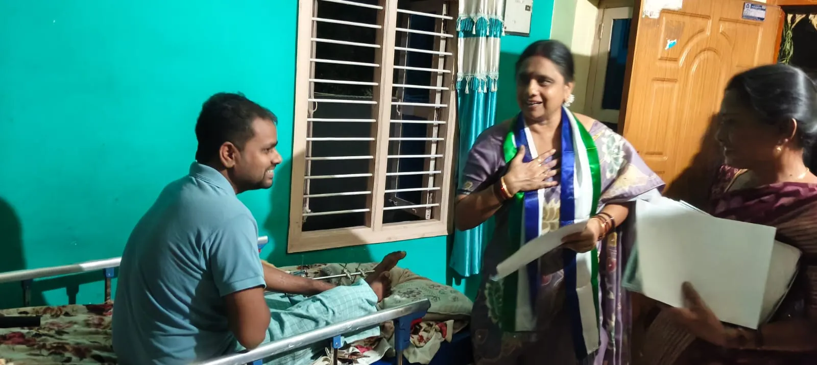 మోతరాంగనపల్లిలో వైఎస్సార్సీపీ ఎంపీటీసీ అభ్యర్థి షర్మిల ఎన్నికల ప్రచారం