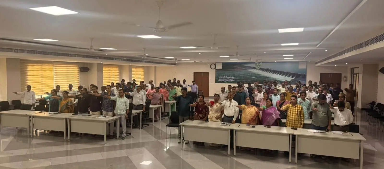 సర్దార్ వల్లభాయ్ పటేల్ ఐక్యతా స్పూర్తితో ముందుకు సాగాలి : అదనపు కలెక్టర్ గడ్డం నగేష్