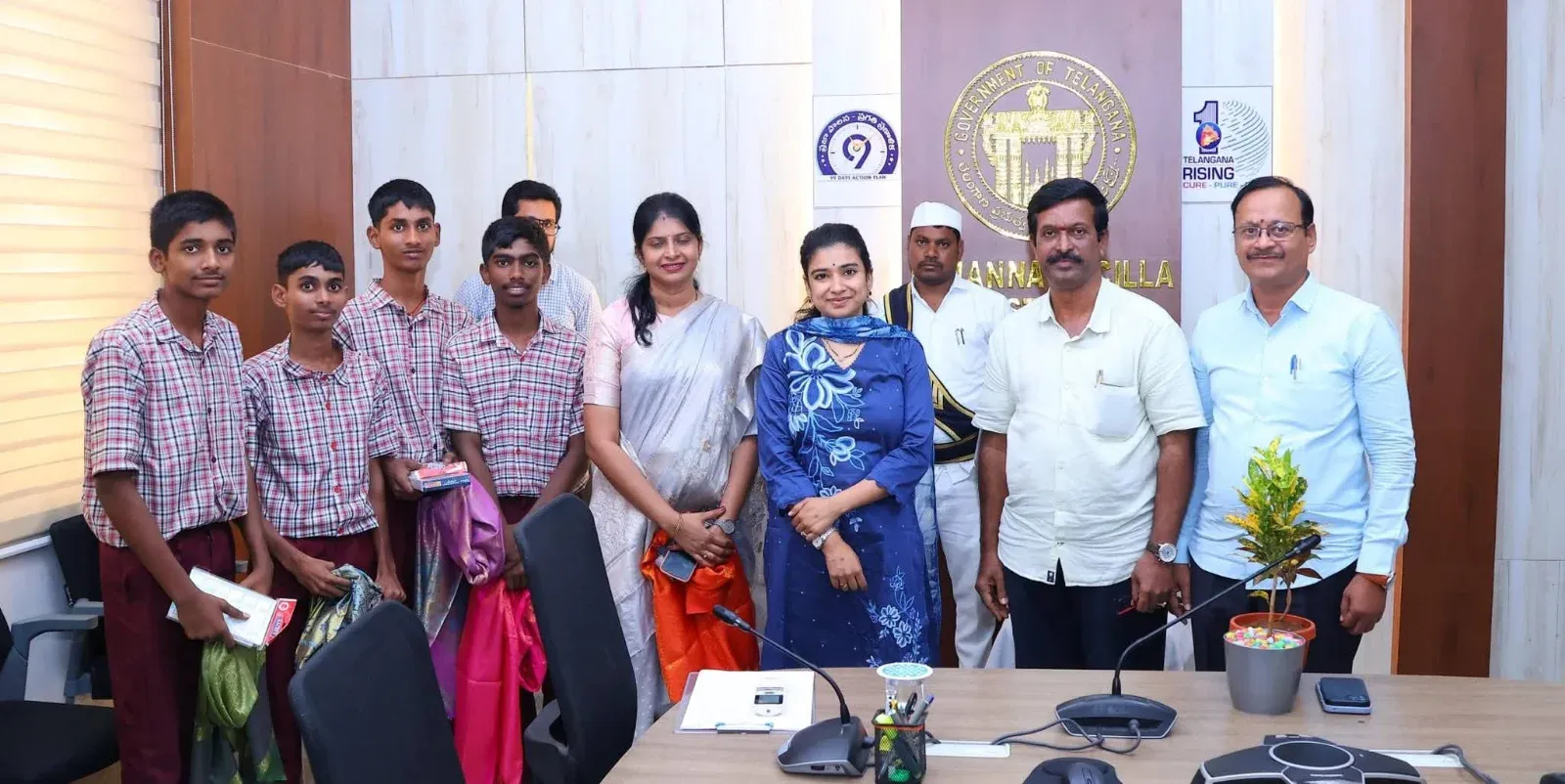 విద్యతోపాటు విభిన్న అంశాల్లో విద్యార్థుల ప్రతిభ.